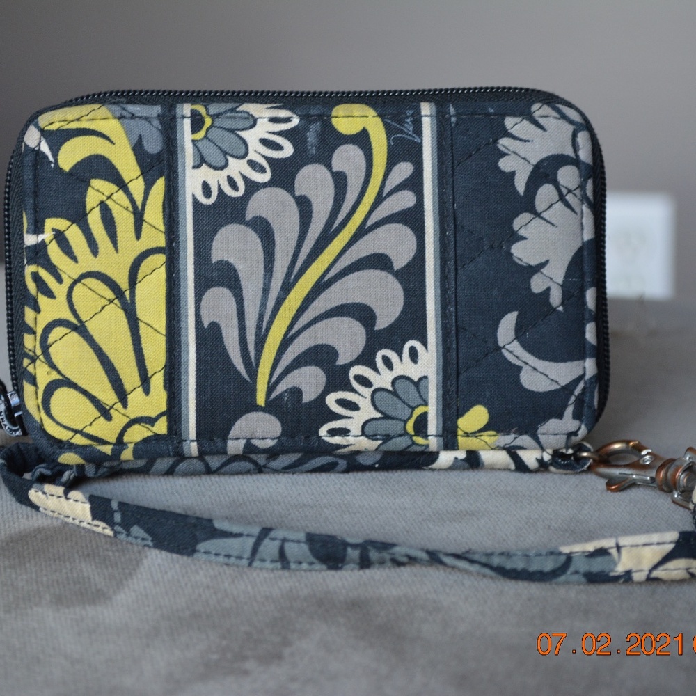 Vera Bradley Carry It All Wristlet in Baroque